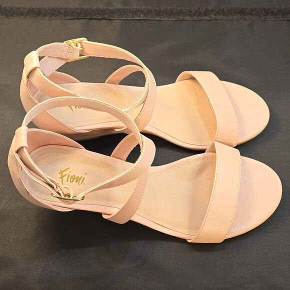 FIONI WOMEN'S CASUAL CRISS-CROSS ANKLE STRAP LOW WEDGE SANDALS G1 - Picture 4 of 15